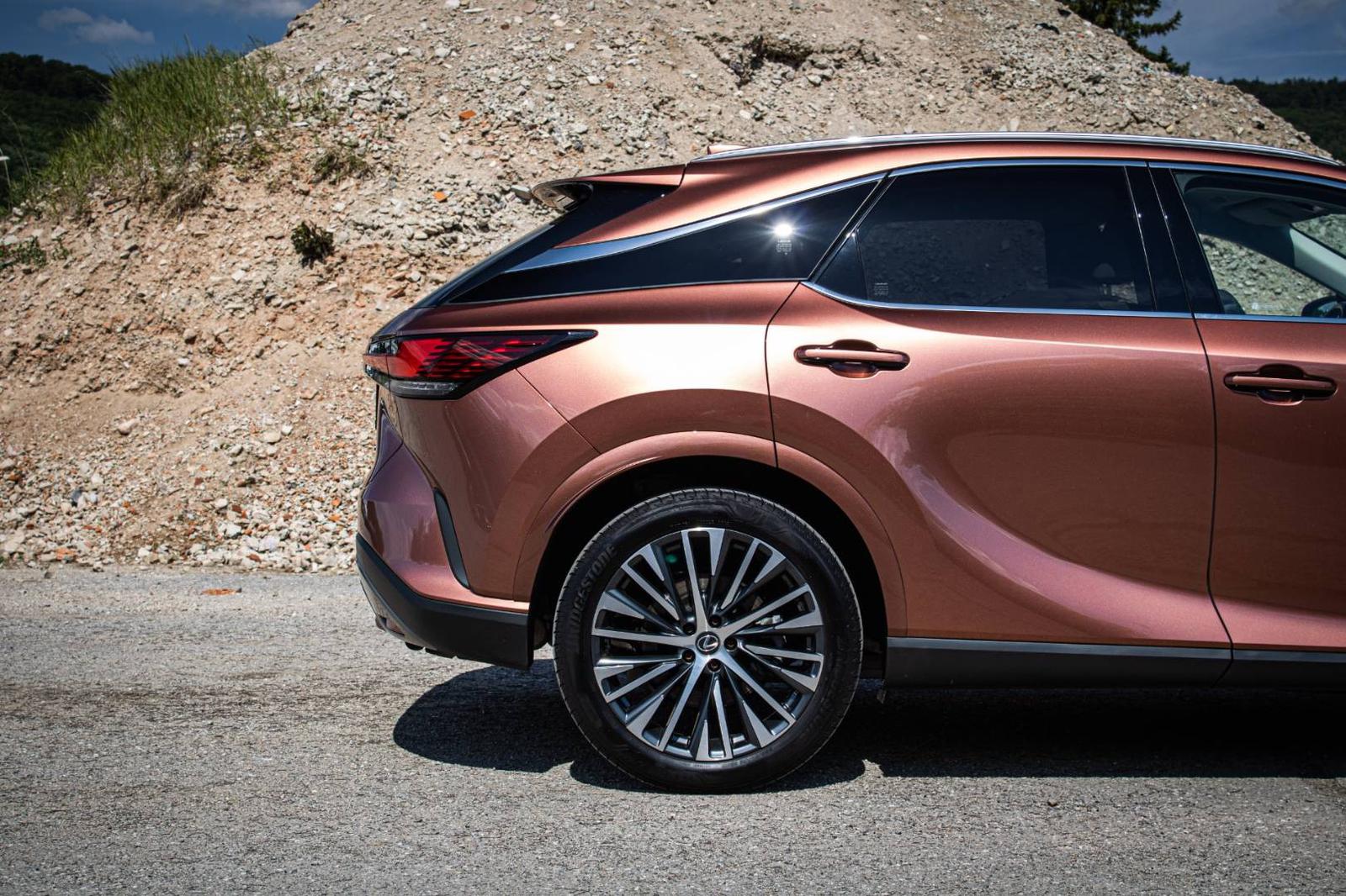 Lexus RX 350h Executive, 1. Majiteľ, Slovenské, Nelakované, vo fólii, Medená sonic, DPH