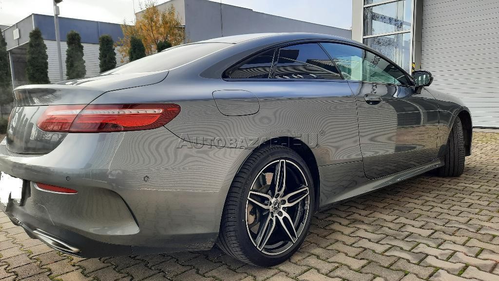 Mercedes E trieda Coupé 400 4matic . 9g. AMG Line. Panor. LED