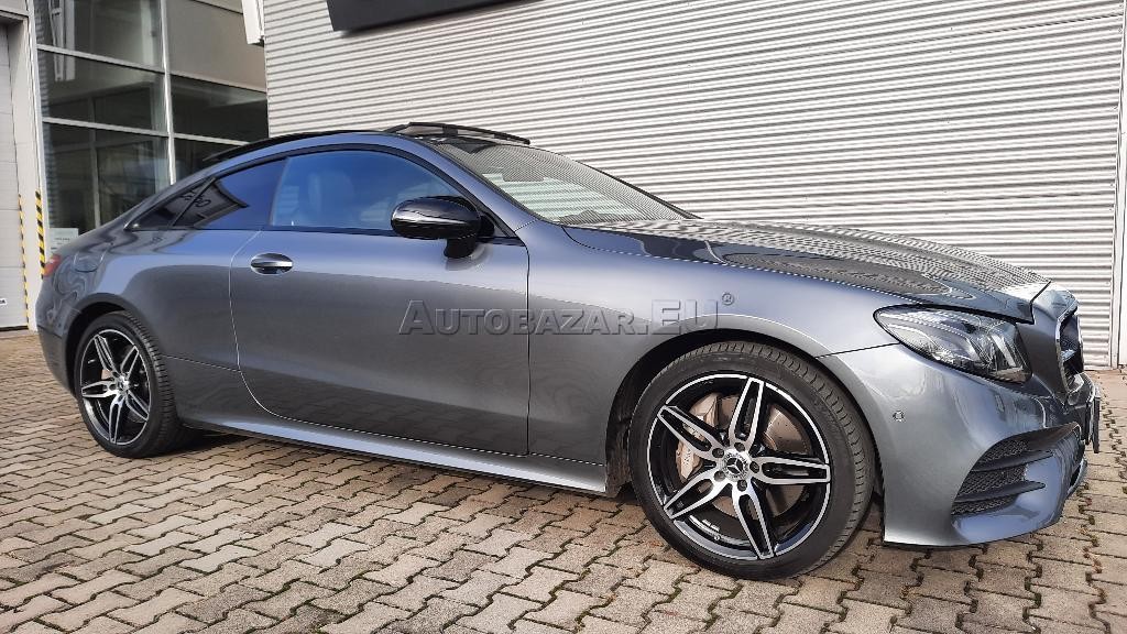Mercedes E trieda Coupé 400 4matic . 9g. AMG Line. Panor. LED