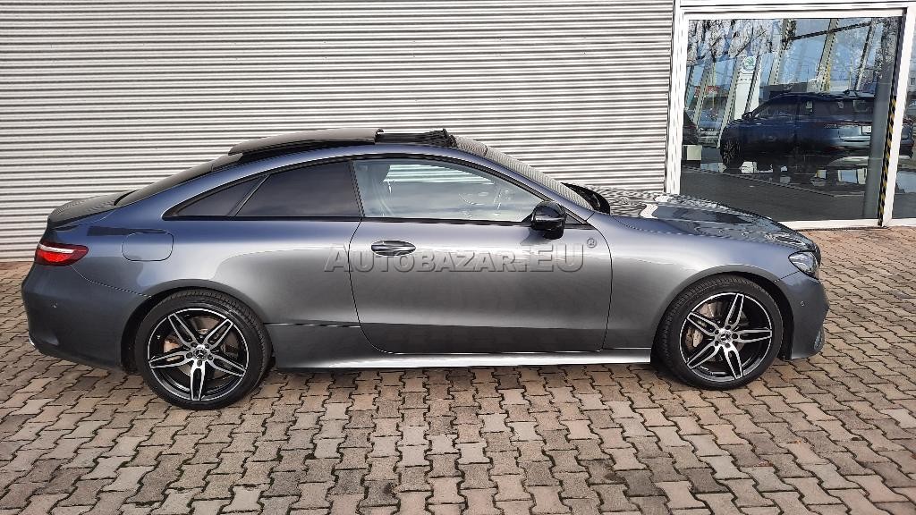 Mercedes E trieda Coupé 400 4matic . 9g. AMG Line. Panor. LED