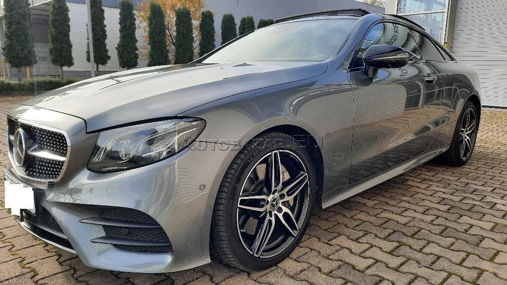 Mercedes E trieda Coupé 400 4matic . 9g. AMG Line. Panor. LED