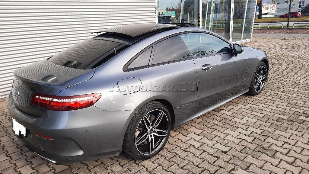 Mercedes E trieda Coupé 400 4matic . 9g. AMG Line. Panor. LED
