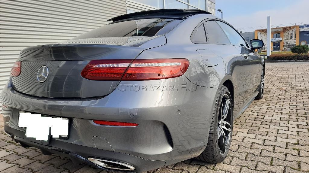 Mercedes E trieda Coupé 400 4matic . 9g. AMG Line. Panor. LED