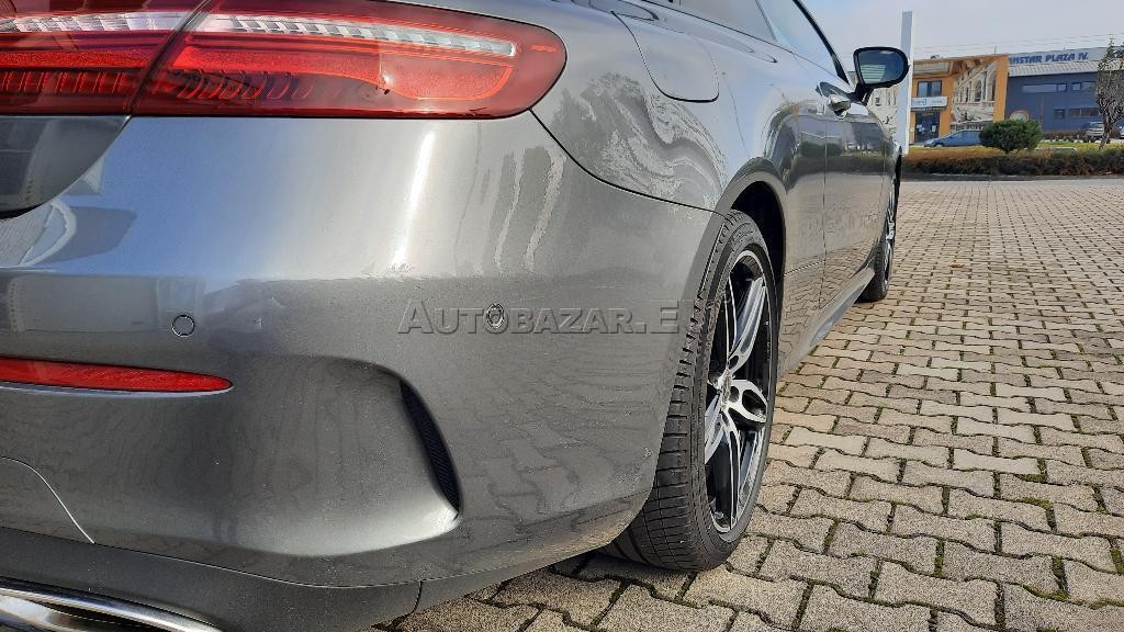Mercedes E trieda Coupé 400 4matic . 9g. AMG Line. Panor. LED