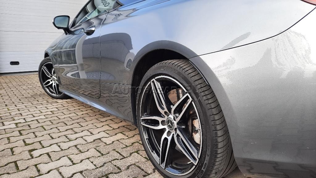Mercedes E trieda Coupé 400 4matic . 9g. AMG Line. Panor. LED