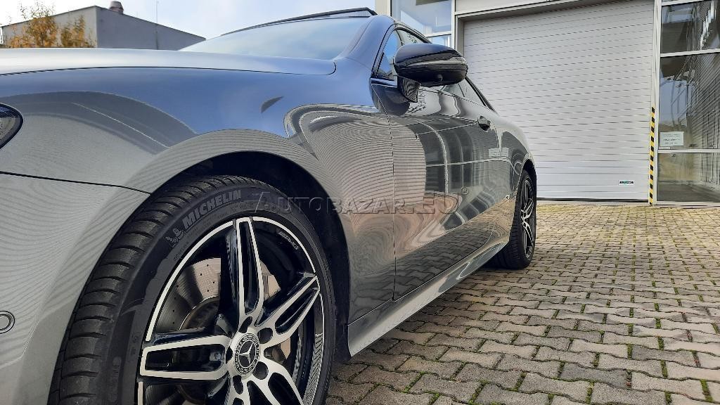 Mercedes E trieda Coupé 400 4matic . 9g. AMG Line. Panor. LED