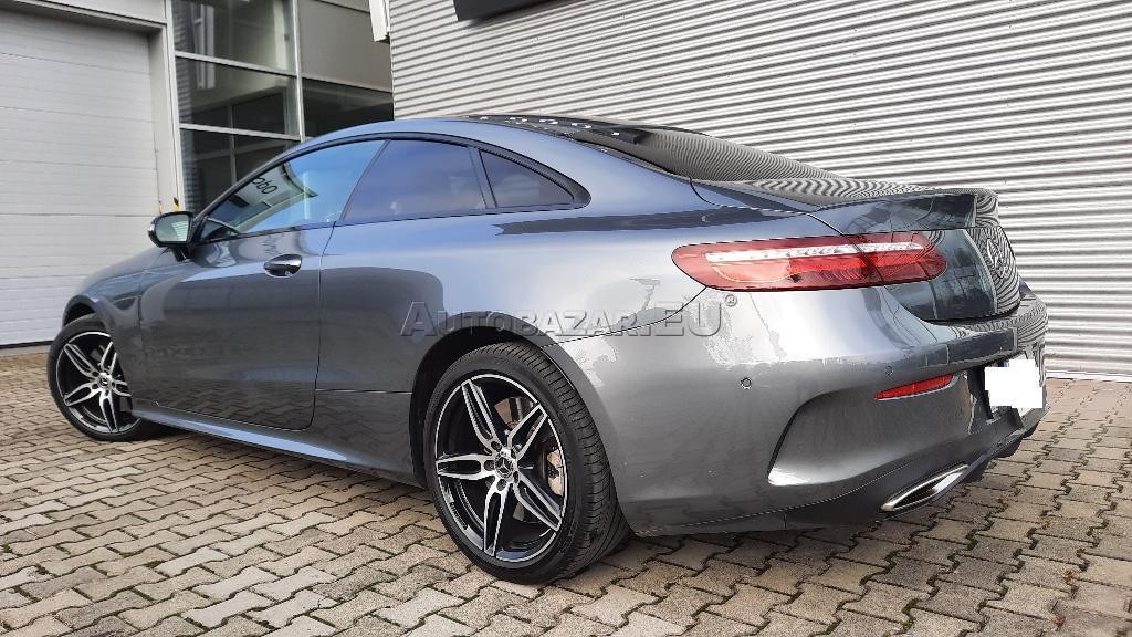 Mercedes E trieda Coupé 400 4matic . 9g. AMG Line. Panor. LED