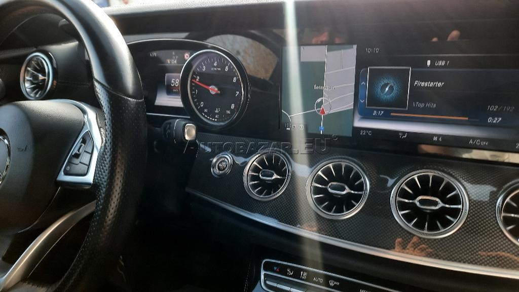 Mercedes E trieda Coupé 400 4matic . 9g. AMG Line. Panor. LED