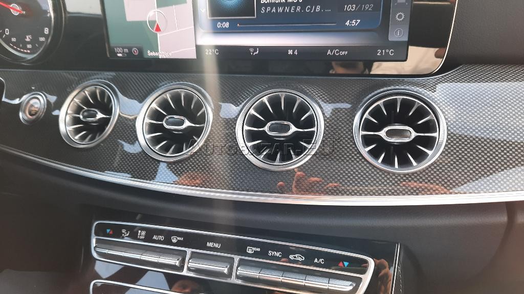 Mercedes E trieda Coupé 400 4matic . 9g. AMG Line. Panor. LED