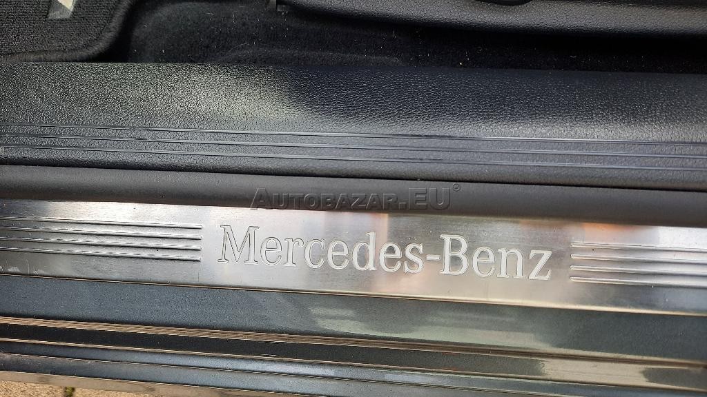 Mercedes E trieda Coupé 400 4matic . 9g. AMG Line. Panor. LED