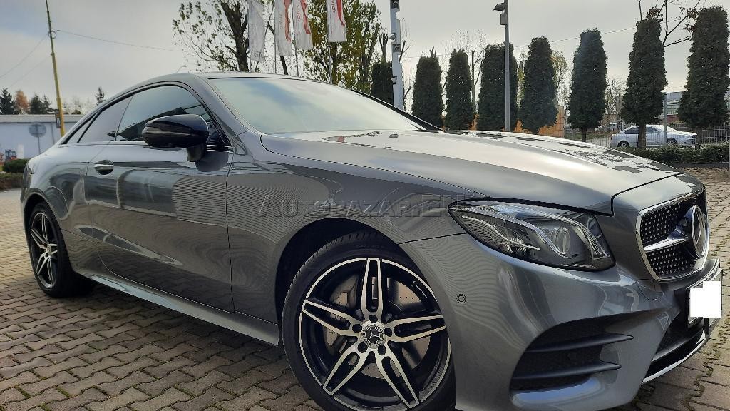 Mercedes E trieda Coupé 400 4matic . 9g. AMG Line. Panor. LED