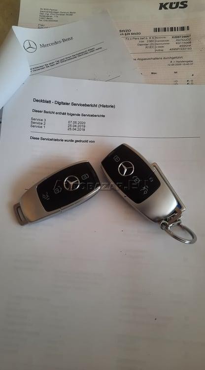 Mercedes E trieda Coupé 400 4matic . 9g. AMG Line. Panor. LED