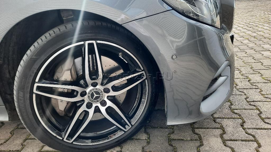Mercedes E trieda Coupé 400 4matic . 9g. AMG Line. Panor. LED