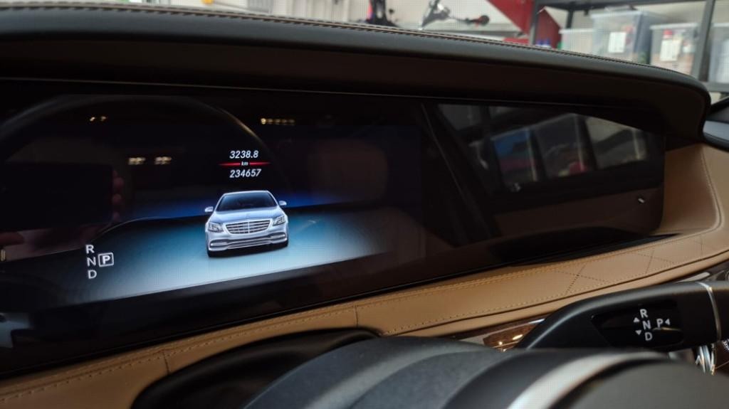 Mercedes S trieda Mercedes-Maybach S 560 4MATIC A/T