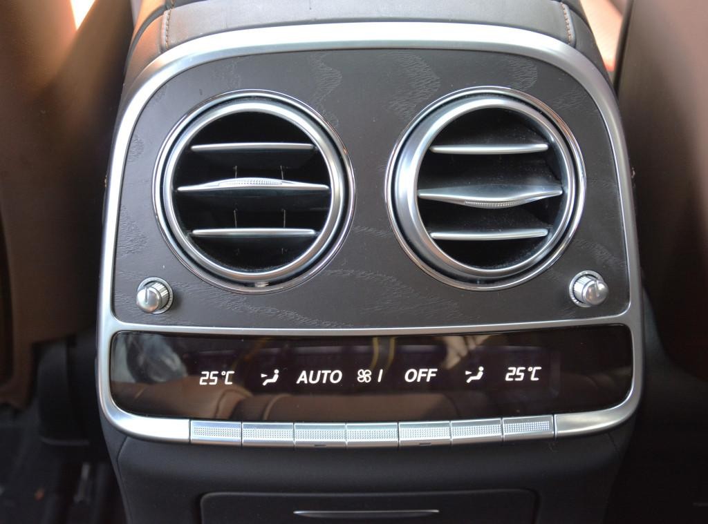 Mercedes S trieda 560 4MATIC A/T. SR. voz. 1. majietľ.