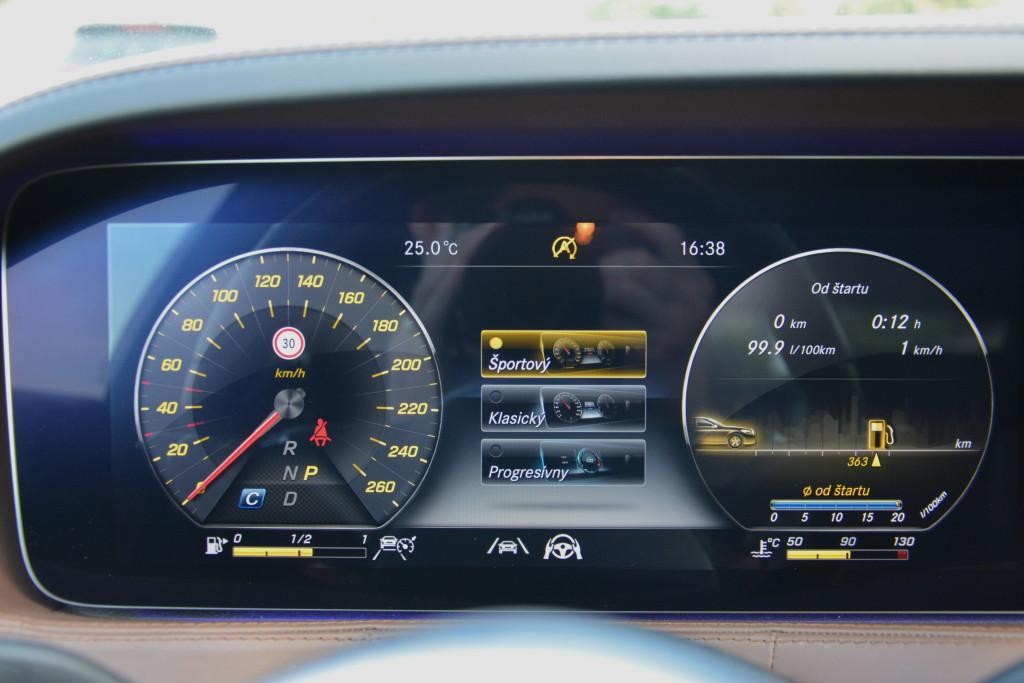 Mercedes S trieda 560 4MATIC A/T. SR. voz. 1. majietľ.