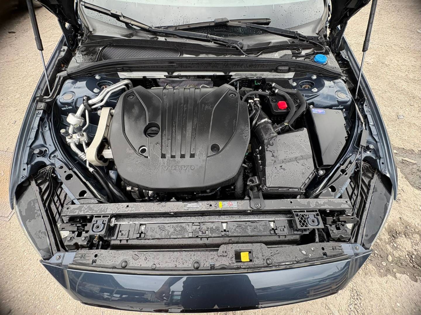 Volvo V60 B4 Plus Bright A/T