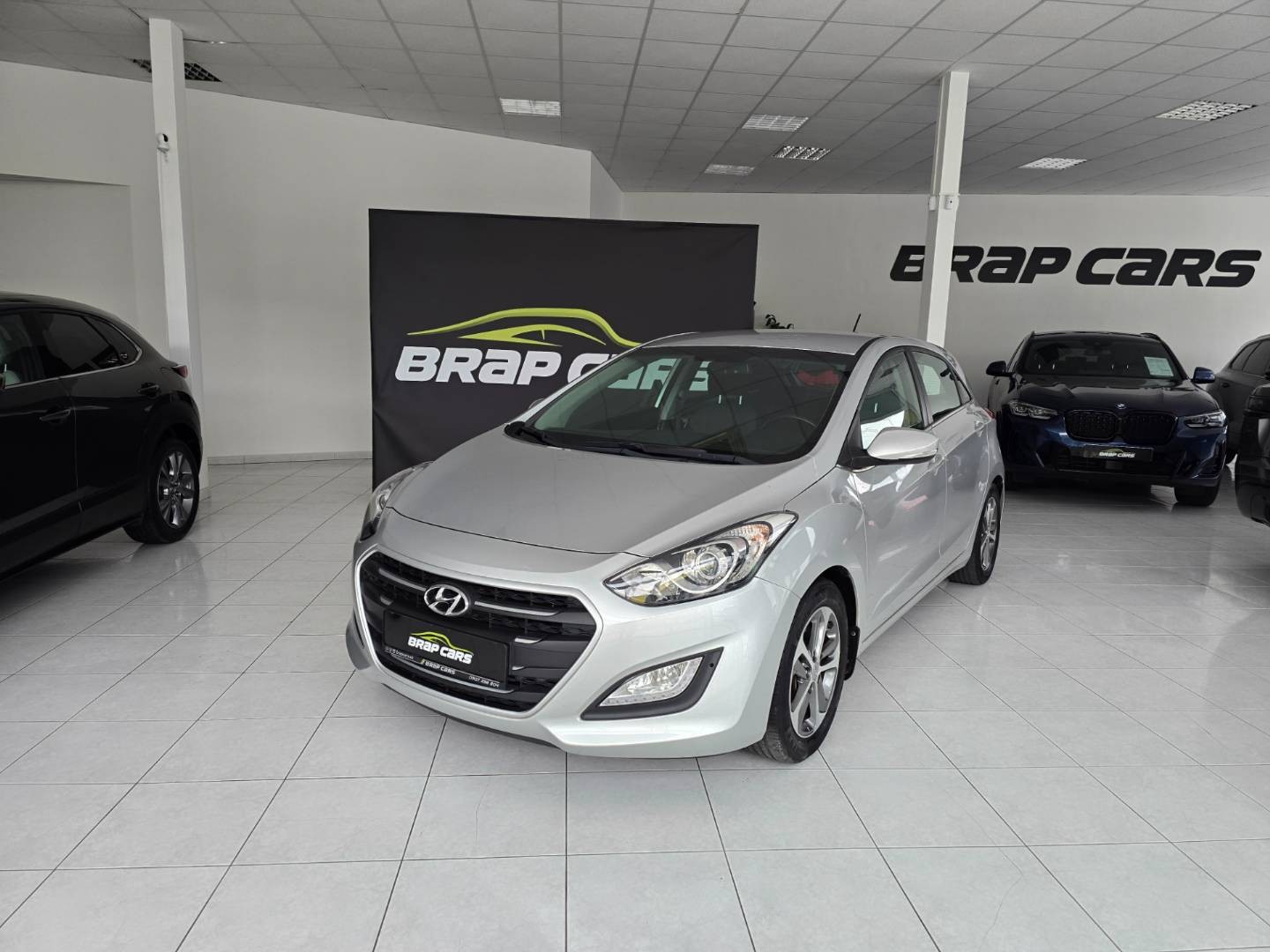 Hyundai i30 1.6i MPI DOHC CVVT YES!