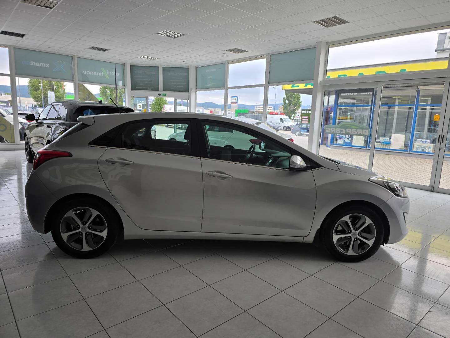 Hyundai i30 1.6i MPI DOHC CVVT YES!