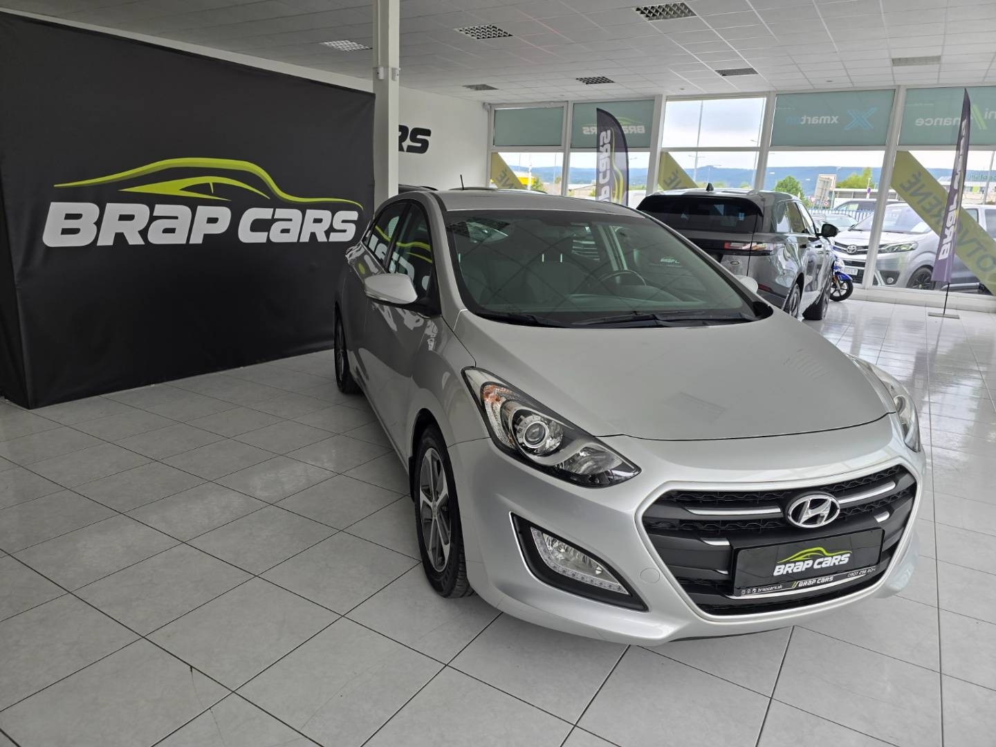 Hyundai i30 1.6i MPI DOHC CVVT YES!