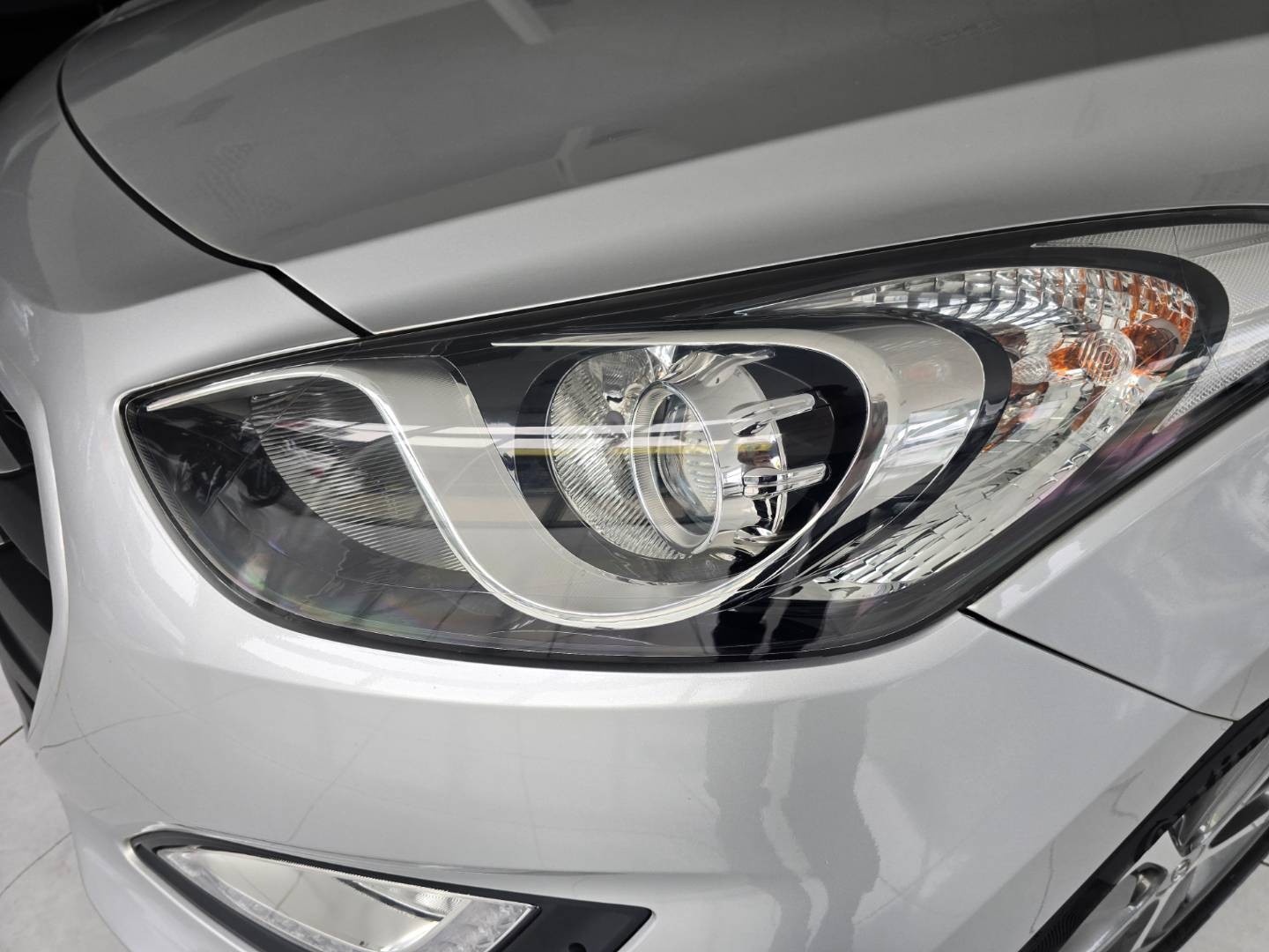 Hyundai i30 1.6i MPI DOHC CVVT YES!