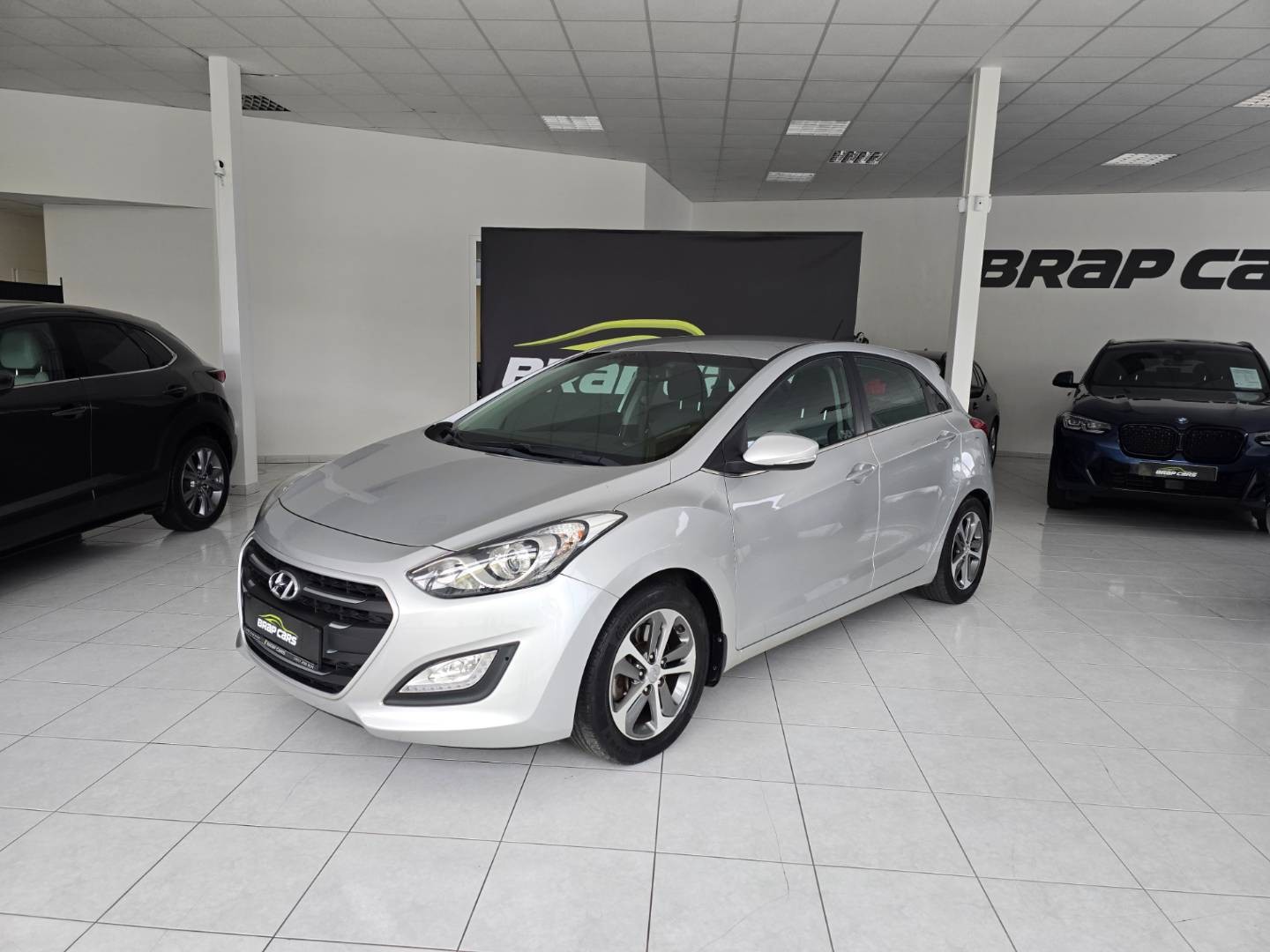 Hyundai i30 1.6i MPI DOHC CVVT YES!