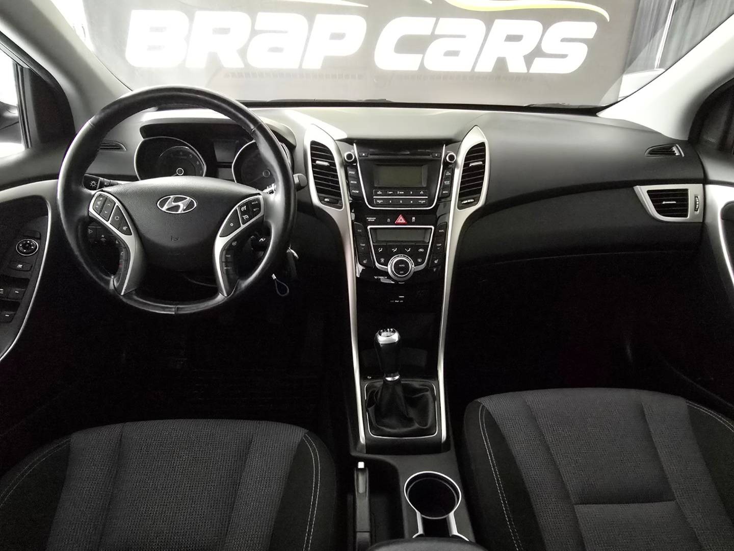 Hyundai i30 1.6i MPI DOHC CVVT YES!