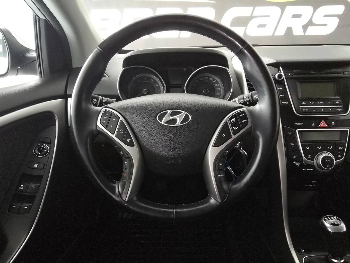 Hyundai i30 1.6i MPI DOHC CVVT YES!