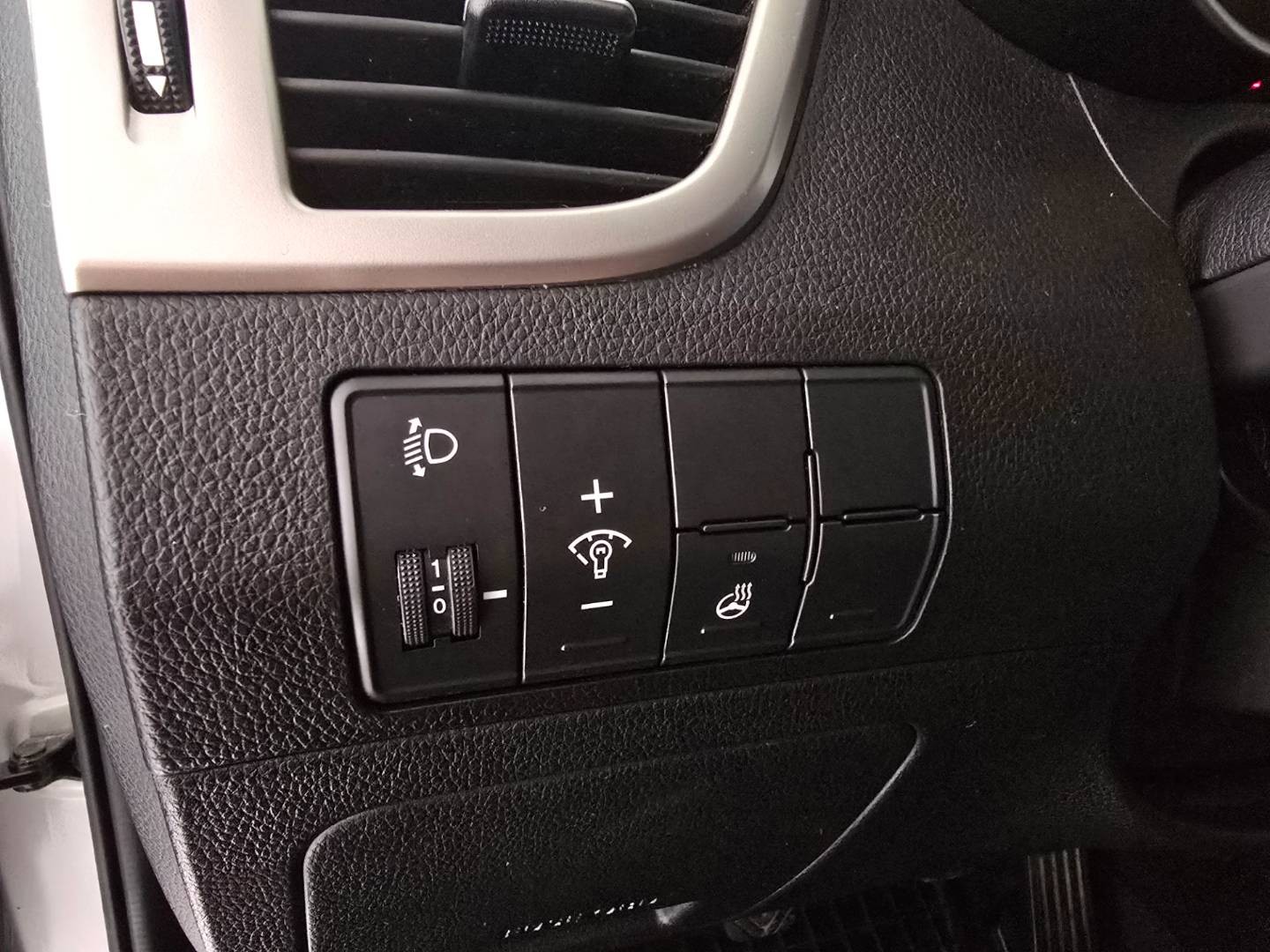 Hyundai i30 1.6i MPI DOHC CVVT YES!