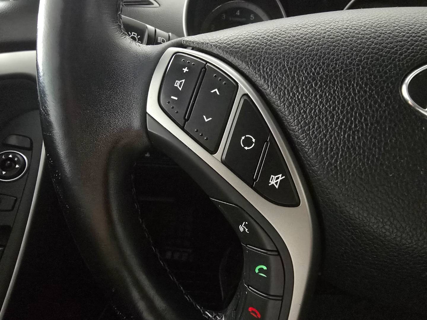 Hyundai i30 1.6i MPI DOHC CVVT YES!