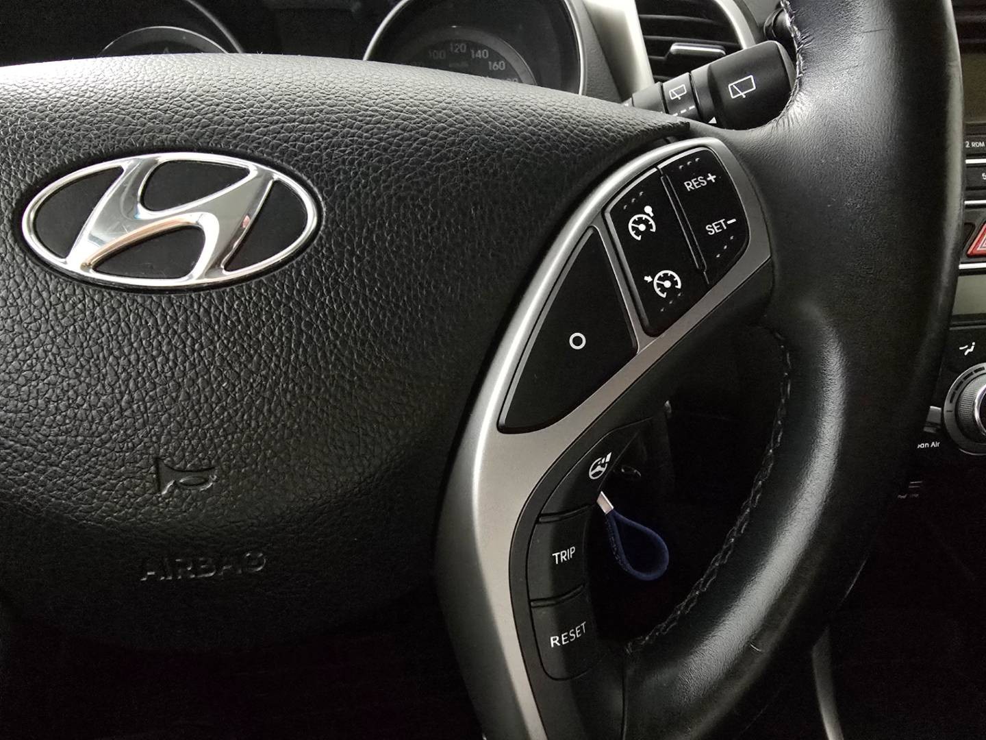 Hyundai i30 1.6i MPI DOHC CVVT YES!