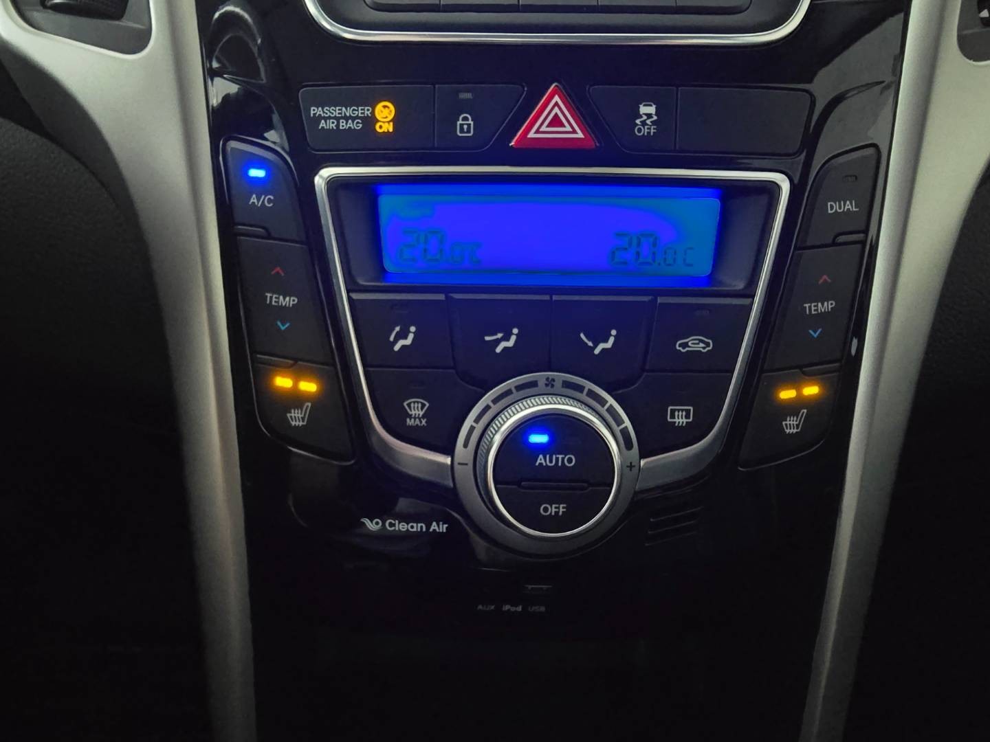 Hyundai i30 1.6i MPI DOHC CVVT YES!