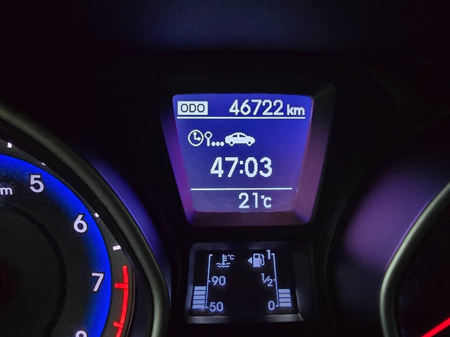Hyundai i30 1.6i MPI DOHC CVVT YES!