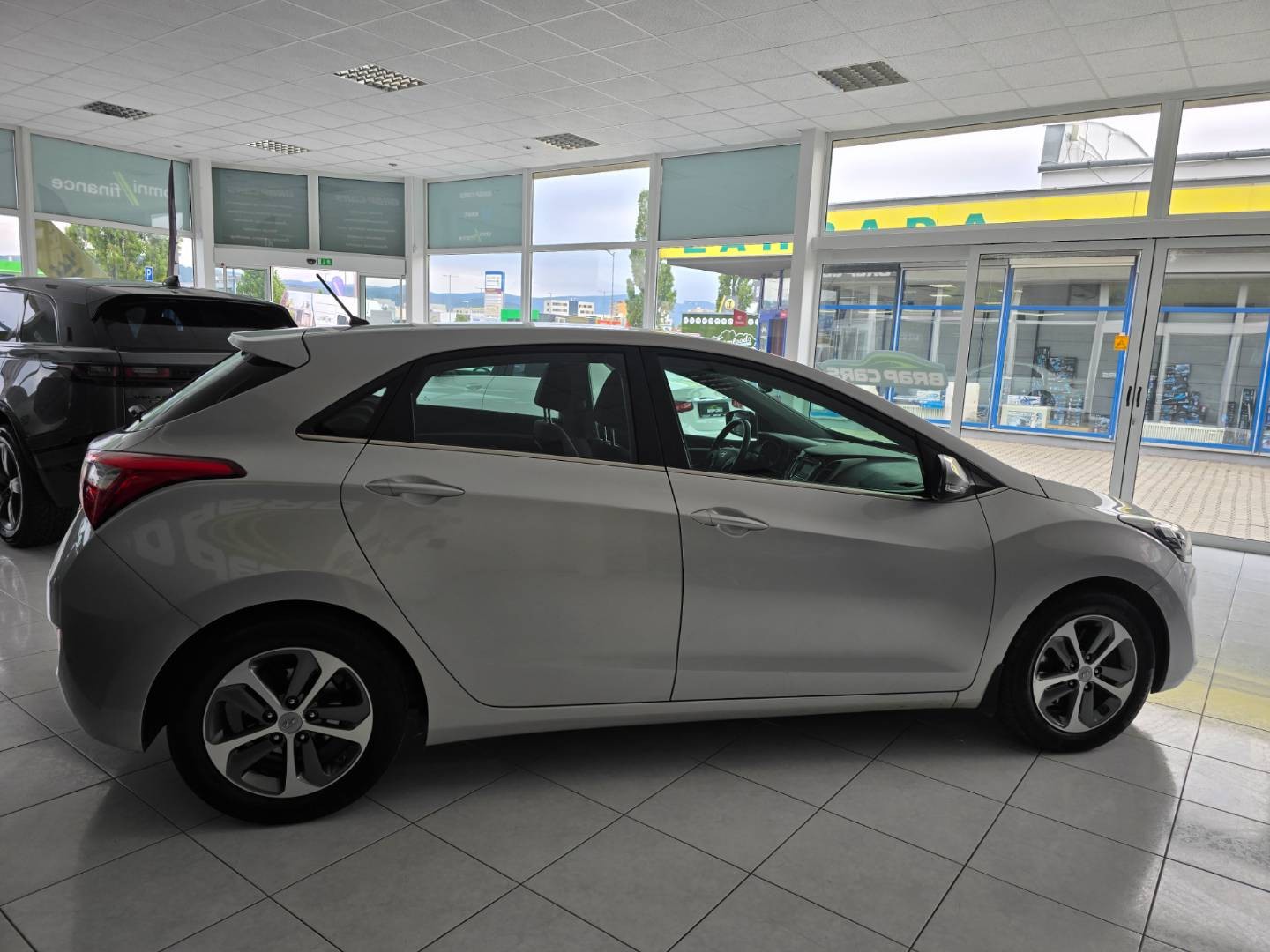 Hyundai i30 1.6i MPI DOHC CVVT YES!
