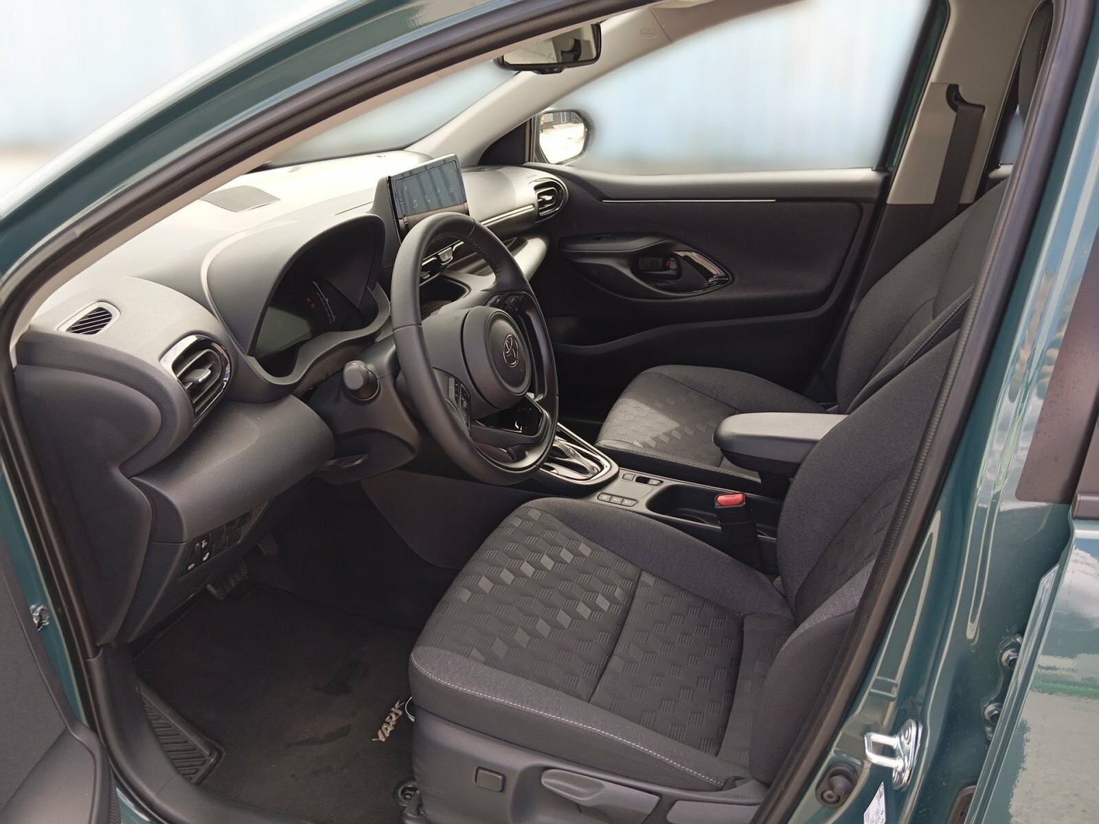 Osobné a úžitkové autá Toyota Yaris MY25, 5-dv., 1.5 Dynamic Force Hybrid 116 k, Prevodovka s plynul