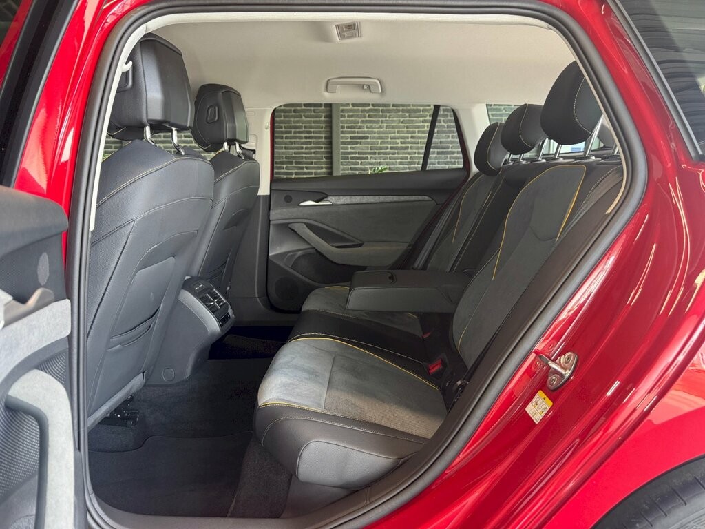 Škoda Superb Combi Selection 2.0 TDI