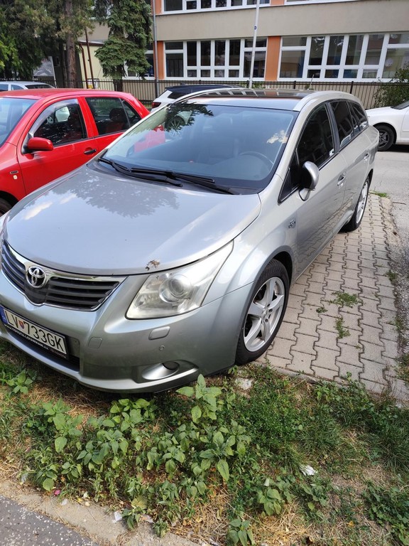 Toyota Avensis Combi Combi 110kw Automat