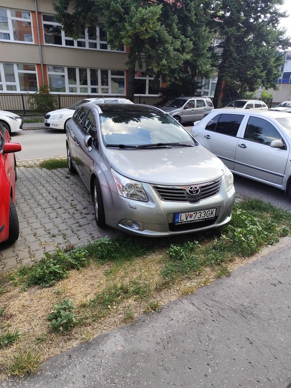 Toyota Avensis Combi Combi 110kw Automat