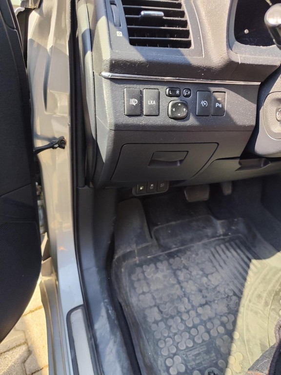 Toyota Avensis Combi Combi 110kw Automat