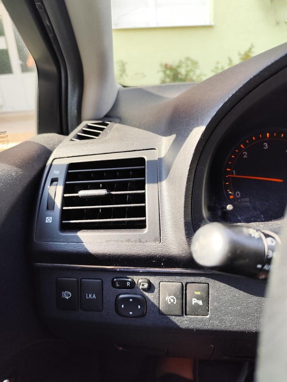 Toyota Avensis Combi Combi 110kw Automat