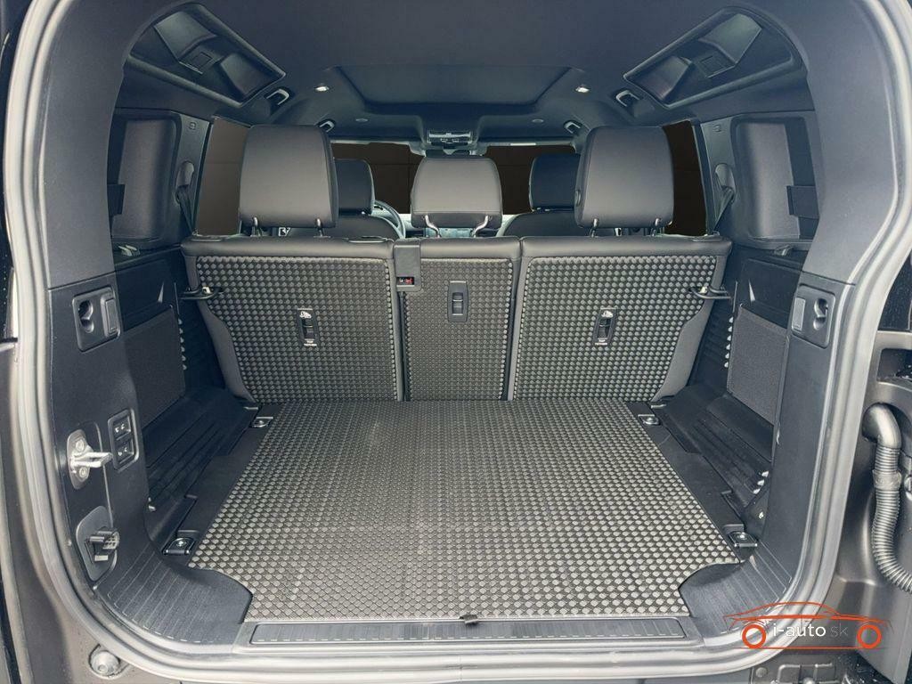 Land Rover Defender 110 3.0 Diesel D250 X-Dynamic HSE