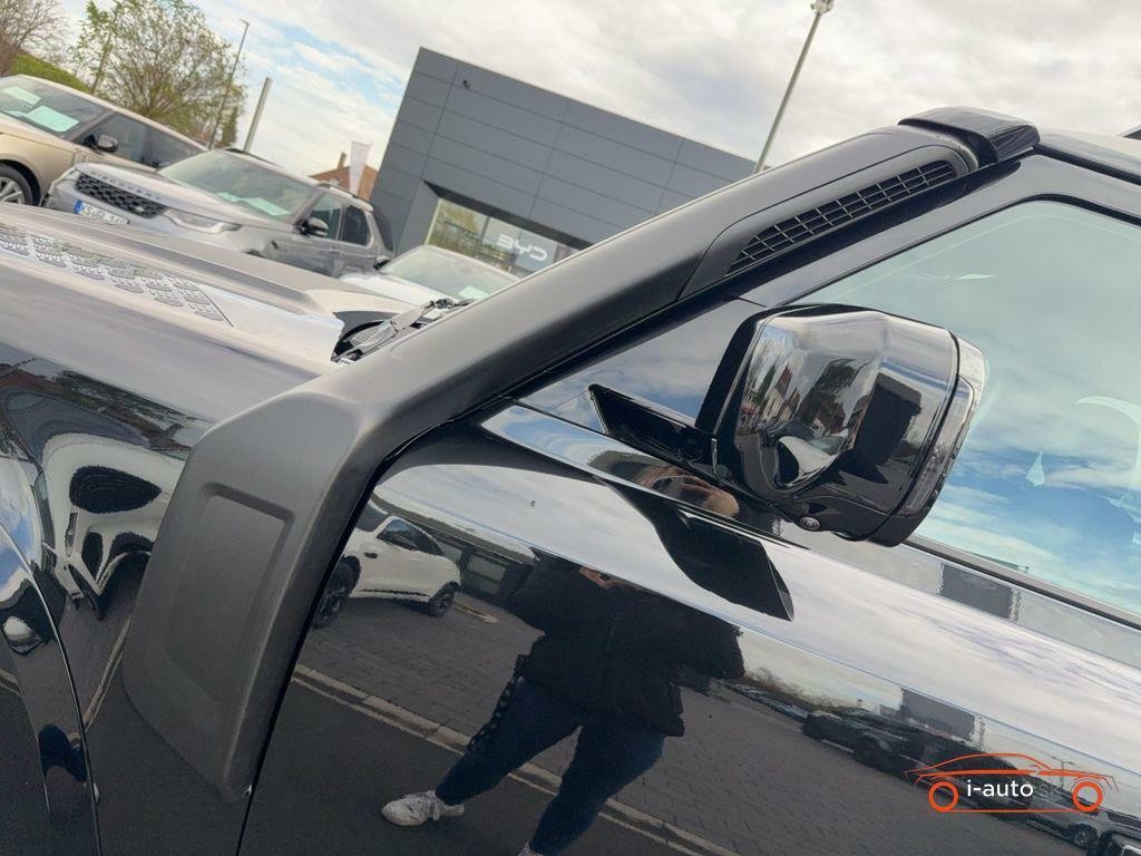 Land Rover Defender 110 3.0 Diesel D250 X-Dynamic HSE