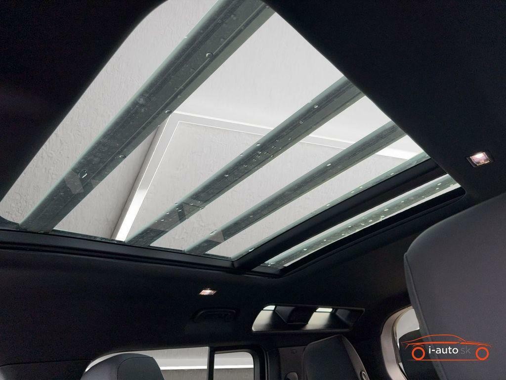 Land Rover Defender 110 3.0 Diesel D250 X-Dynamic HSE