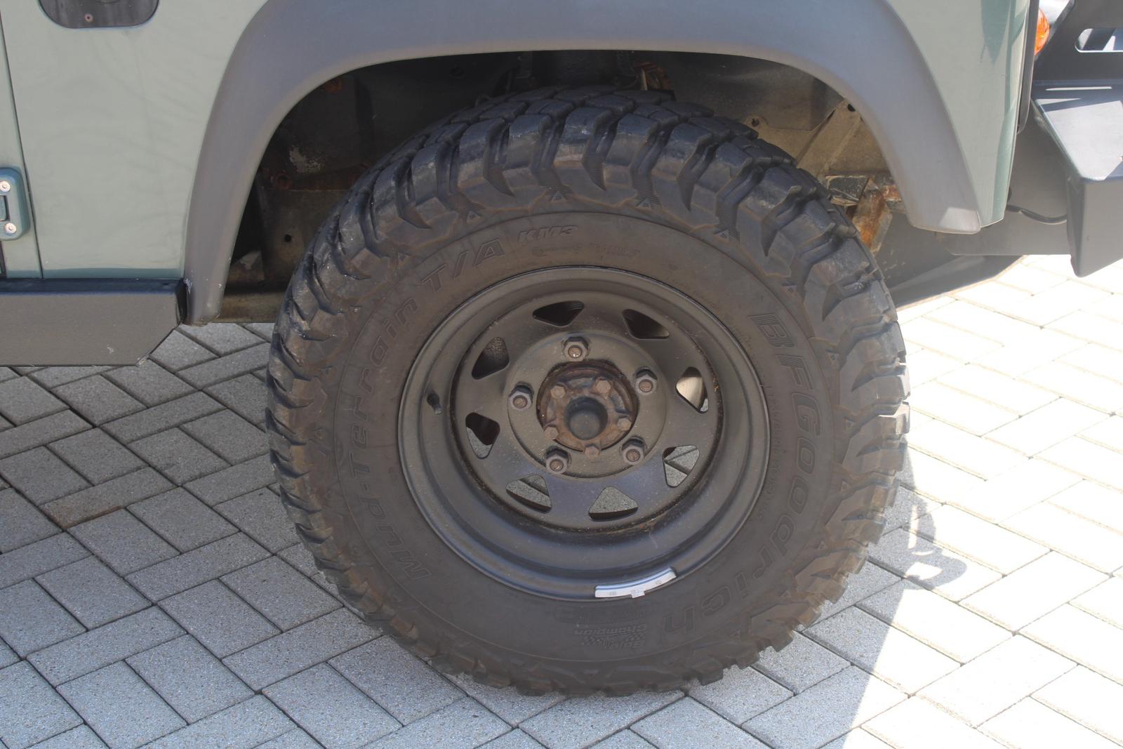 Land Rover Defender 2,4 TDCi 90 kW 110 SW 4x4