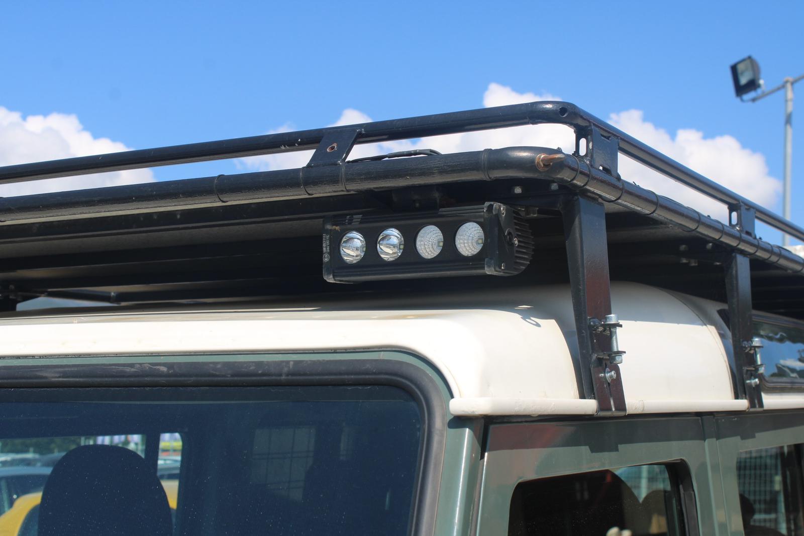 Land Rover Defender 2,4 TDCi 90 kW 110 SW 4x4