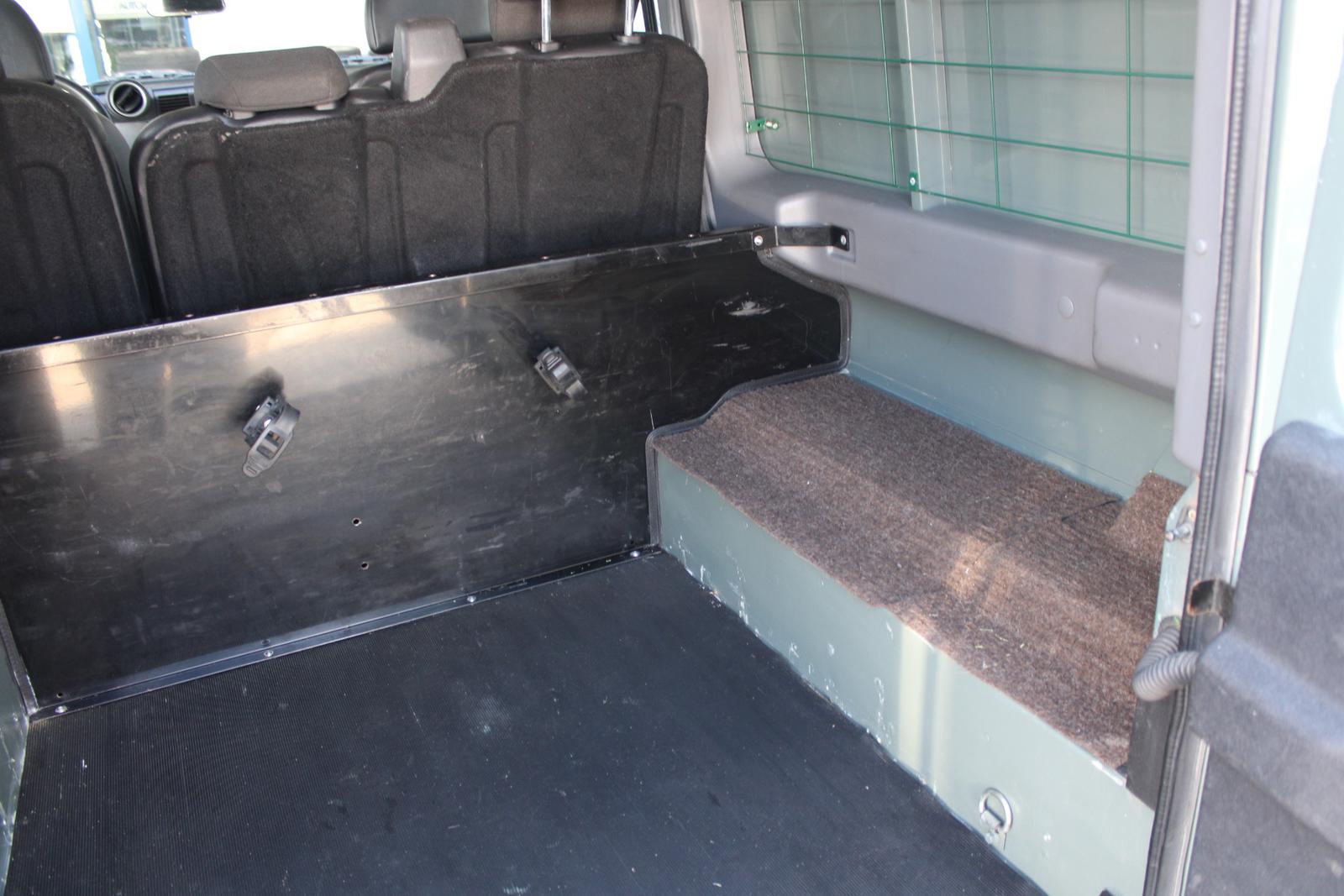 Land Rover Defender 2,4 TDCi 90 kW 110 SW 4x4