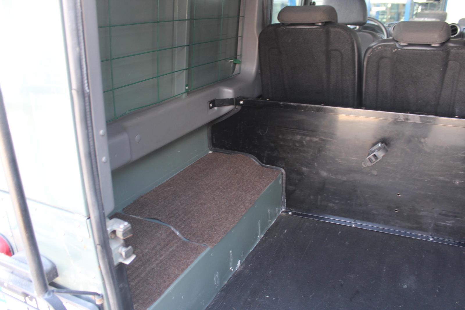 Land Rover Defender 2,4 TDCi 90 kW 110 SW 4x4