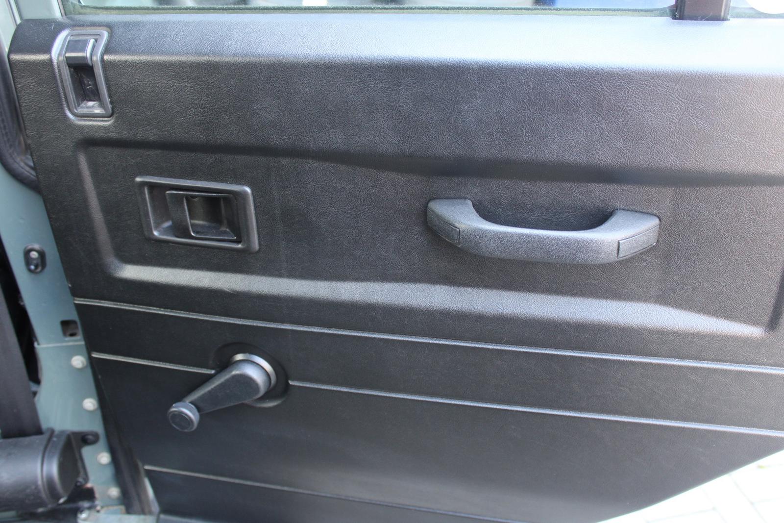 Land Rover Defender 2,4 TDCi 90 kW 110 SW 4x4