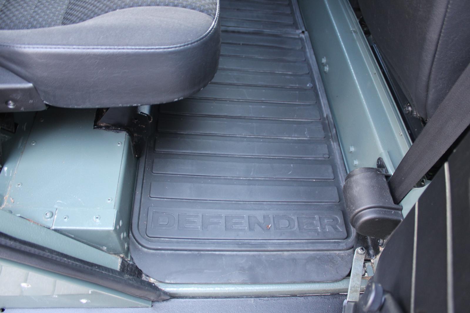 Land Rover Defender 2,4 TDCi 90 kW 110 SW 4x4