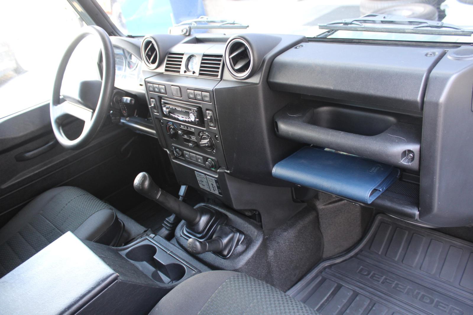 Land Rover Defender 2,4 TDCi 90 kW 110 SW 4x4